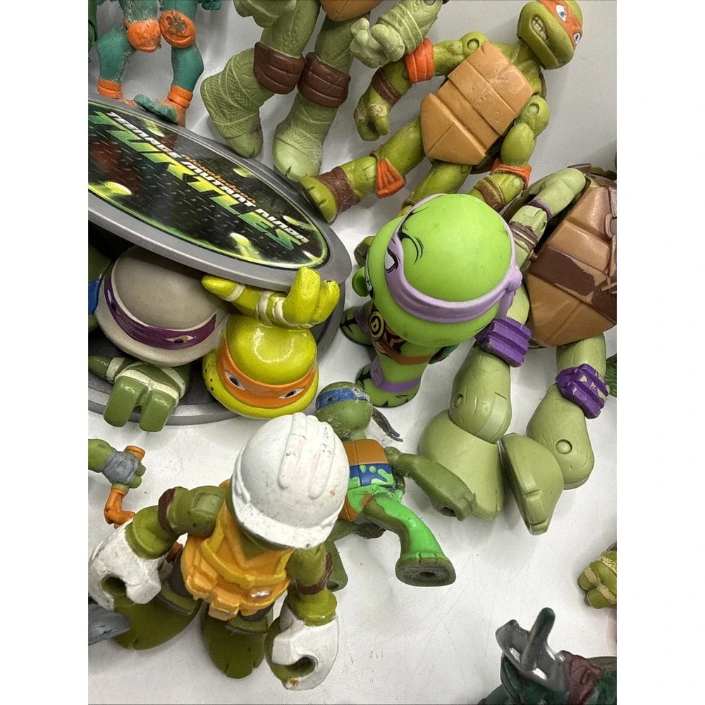 LOT 20‎ TEENAGE MUTANT NINJA TURTLES ACTION FIGURES